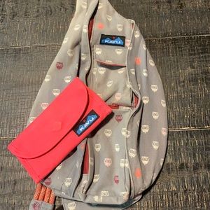 KAVU Crossbody bag and wallet set